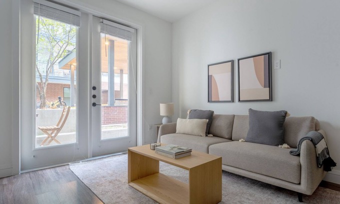 Hancock Apartment | Charming Central Austin 1BR w/Pool, Gym & W/D nr U. Texas, by Blueground