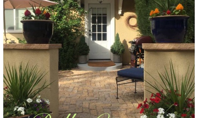 Broadmoor Cottage | Charming Cheyenne Cañon Cottage, Steps To The Broadmoor & Seven Falls!