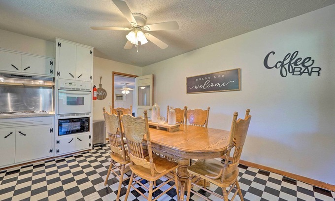 Clayton House | Charming Clayton Home ~ 4 Mi to Sardis Lake!