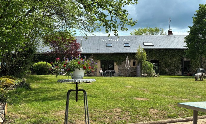 Alligny-en-Morvan House | CHARMING COTTAGE IN THE NATURAL REGIONAL PARK MORVAN TOURISM FURNITURE *