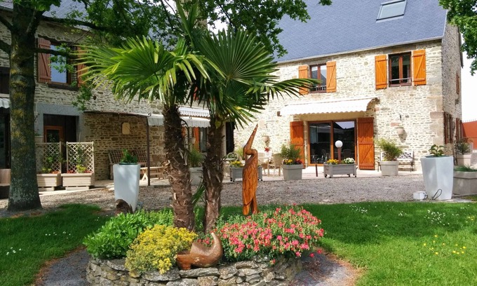 Ceaux Cottage | Charming Cottage Near Mont-Saint-Michel with Garden, Wifi, and Bike Rentals