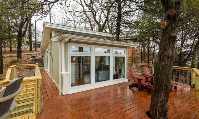 Shell Knob Cottage | Charming Cottage-Romantic-Table Rock Lake Views-Silver Dollar City-Hot Tub-WiFi