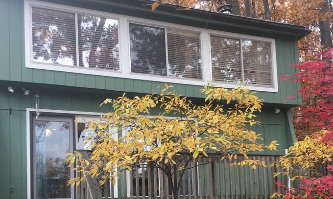 Rapid City Cottage | Charming Cottage with shared Torch Lake Access