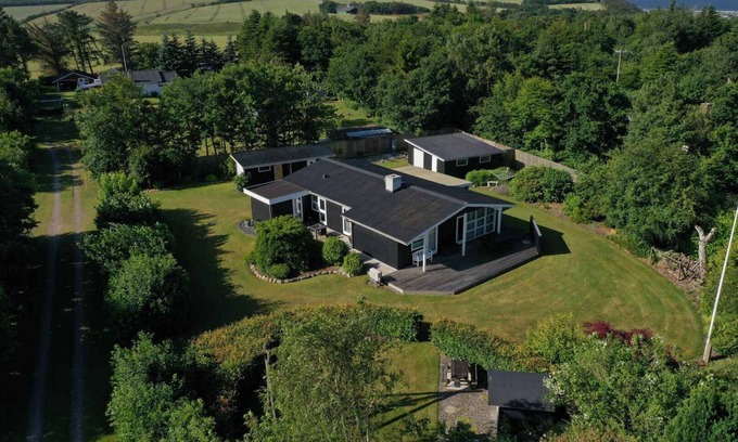 Logstor House | Charming cottage with large fenced garden