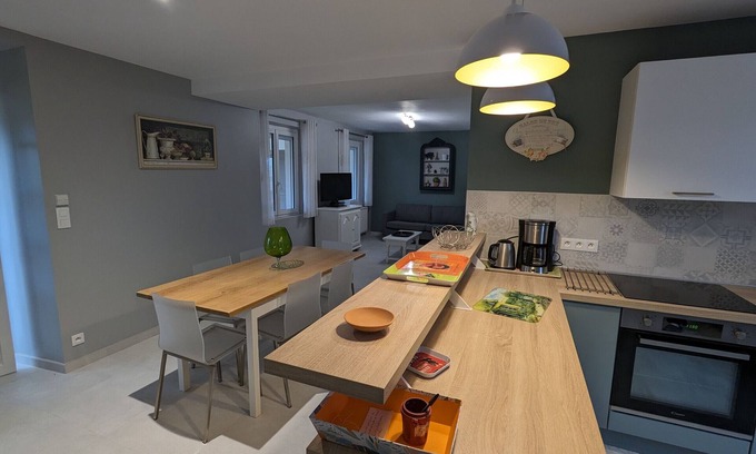Trainou Cottage | Charming Countryside Cottage: Tranquil Farm Stay, Near Forest and Scenic Bike Routes