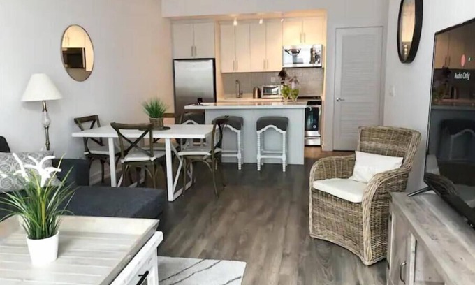 Innisfil Condo | Charming, cozy & beautiful condo on 5 star Resort