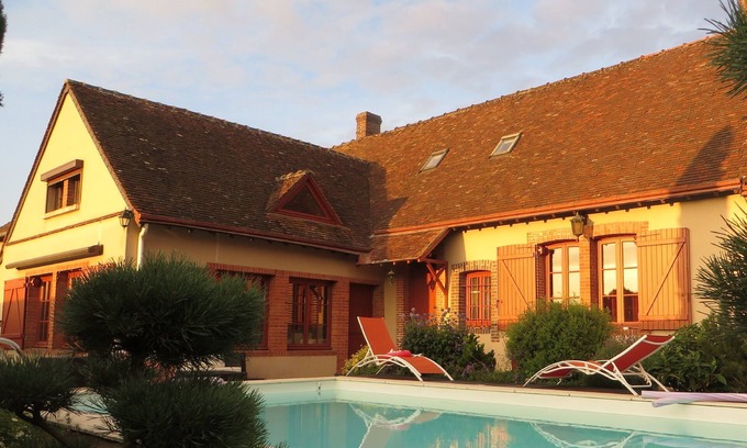 Meslay-le-Grenet Cottage | CHARMING DESTINATION AND RELAXATION in the countryside 12 people with spa pool