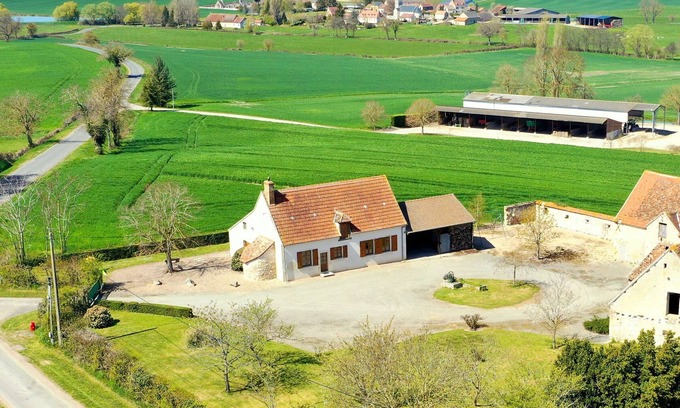 La Celette Cottage | Charming Detached Cottage with Large Garden, Near Forest and Karting