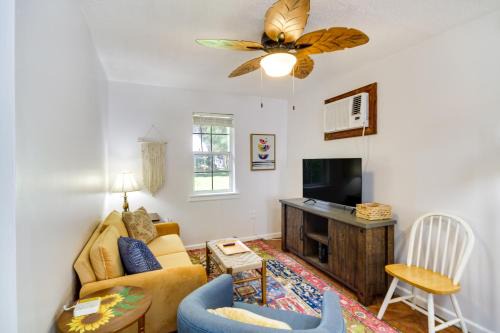 Biloxi House | Charming Dtwn Retreat 1 Mi to Ocean Springs Beach