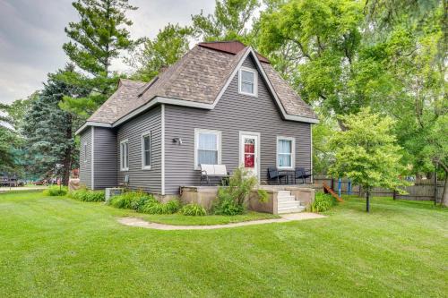 Eagle Grove House | Charming Eagle Grove Farmhouse with Patio!