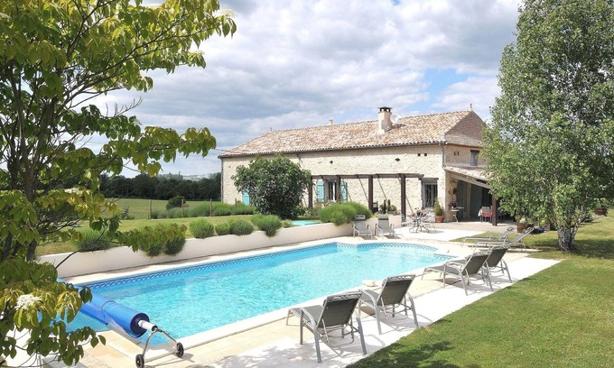 Loubezs-Bernac Other | Charming farmhouse property Sleeps 8 in 4 en-suite bedrooms.Large heated pool.
