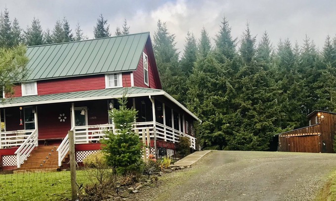Yamhill Other | Charming Farmhouse in Yamhill’s Wine Country.