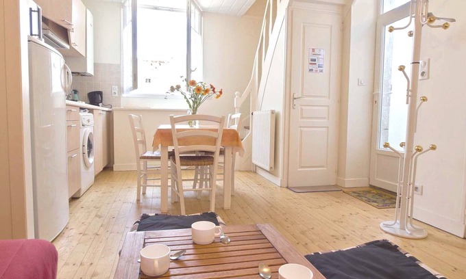 Les Sables d'Olonne House | Charming Fisherman's House in La Chaume with 2 Bedrooms and Pet-Friendly