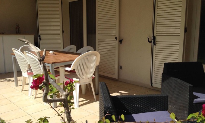 Santa-Lucia-di-Moriani Apartment | Charming apartment with large terrace and private pool 5 minutes from the beach