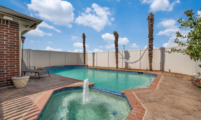 Frisco House | Charming Frisco Oasis, 3 BR's with Pool, Patio & BBQ