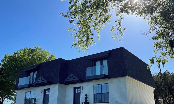 Wetmore House | Charming Glass Balcony Townhome near Six Flags and City of Boerne