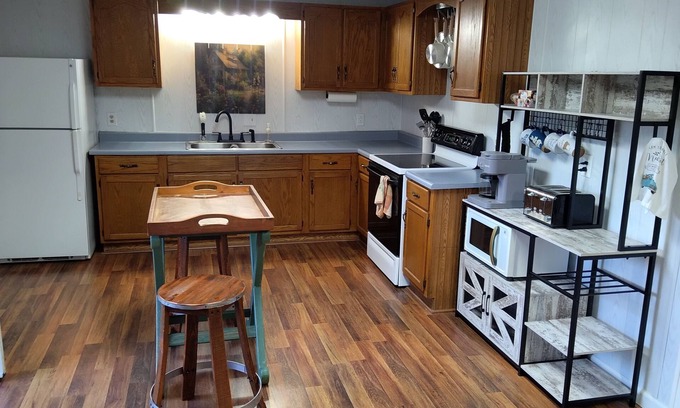 Manitou Other | Charming Goat Farm in peaceful Hanson