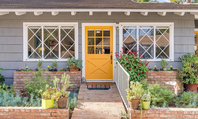 Riverside House | Charming guest house in Riverside near UCR, Mission Inn and Downtown