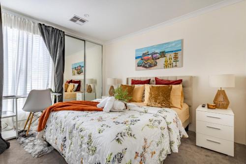 Coolbellup House | Charming Hampton-Style Retreat,Tranquil Private Bedroom with Shared Bathroom