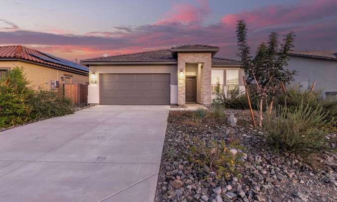 Estrella Mountain Ranch House | Charming Home in Goodyear- Firepit/BBQ/Putting