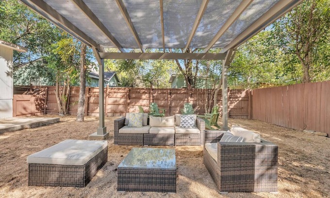 Galindo House | Charming Home in the Heart of Downtown Austin!