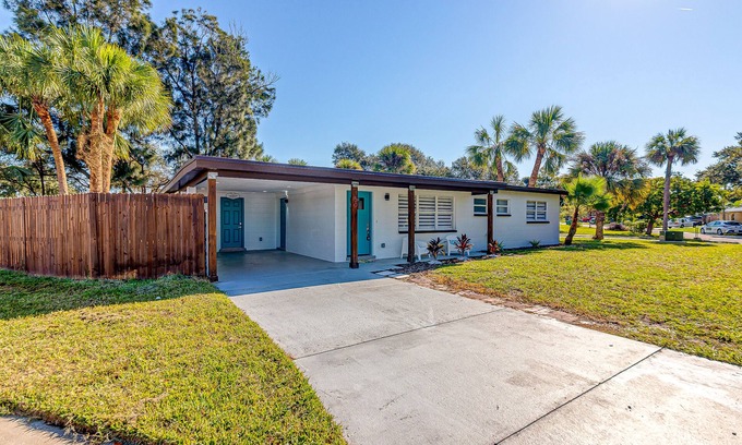 Venetian Way House | Charming home near the ocean with game room, central AC, & washer/dryer