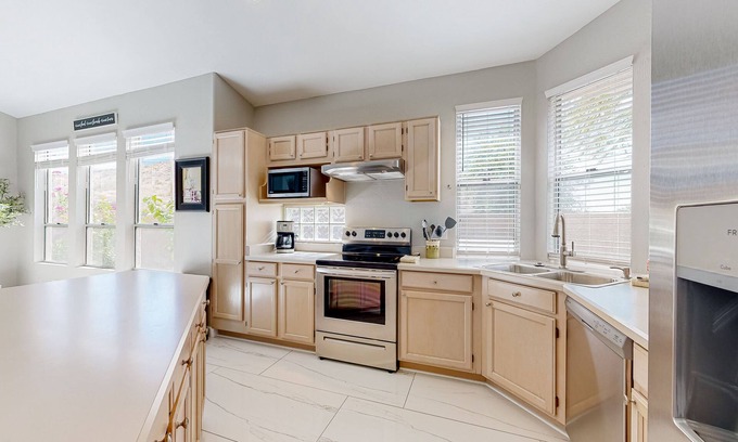 Ahwatukee Foothills House | Charming home with enclosed yard, putting green, firepit, & mountain views