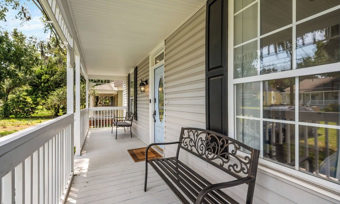 Thunderbolt House | Charming Home with King Bed Between Downtown & Beach