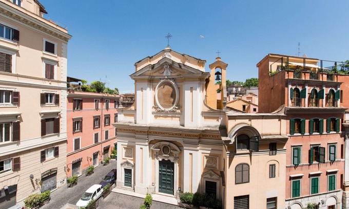Trastevere Apartment | Charming house for 5 in Trastevere overlooking medieval church: 3 bathrooms, WiFi,AC