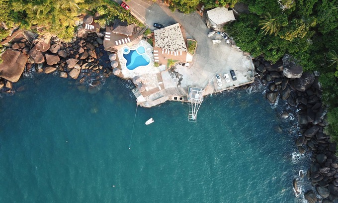 Sao Pedro House | Charming house in gated community with ocean view