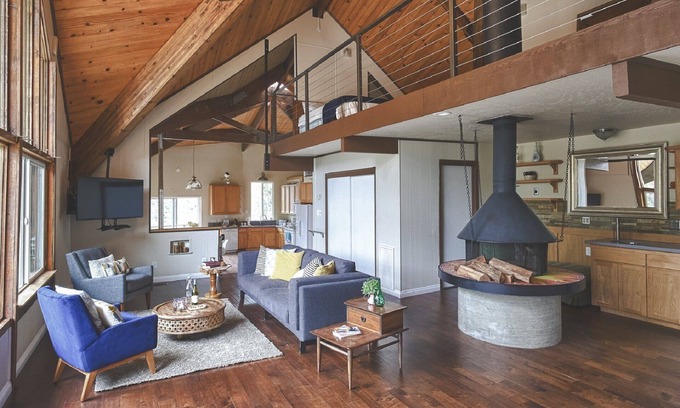 Kaweah House | Charming House Inside the Gate of Sequoia National Park