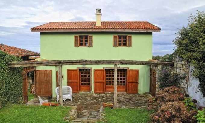 Ballota House | Charming house with garden and close to Ballota beach.