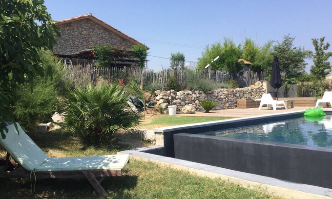 Popian House | Charming house with infinity pool