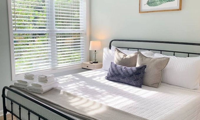 Kure Beach Apartment | Charming Kure Hideaway w King Bed