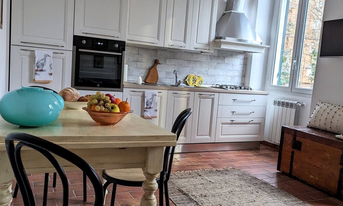 La Spezia Apartment | Charming La Spezia Apartment, 15 min walk to Train Station