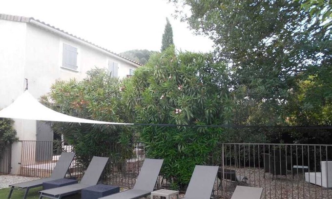 Pont-Saint-Esprit House | Charming little Provencal country house with garden and private pool