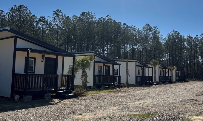 Woodville House | Charming luxury studio cottages with hints of rustic flare to help you RECHARGE