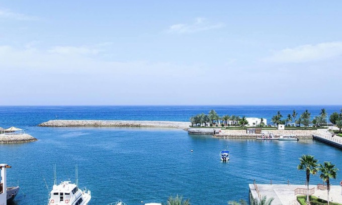 As Sifah Apartment | Charming Marina View Escape