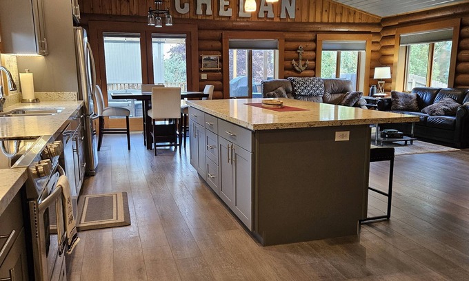 Manson House | Charming, modern log cabin, steps to the lake. Bright & spacious. Ideal escape!