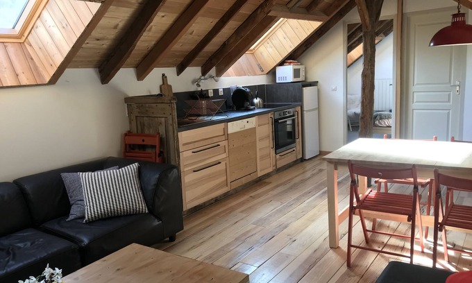 Forville Apartment | Charming Penthouse with a Garden - 4 mins from the ski slopes