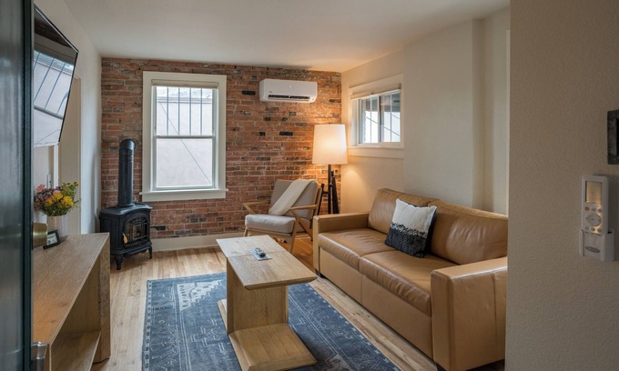 Historic Downtown Durango Hotel | Charming Pet Friendly Queen One Bedroom Suite w/Kitchen & Living