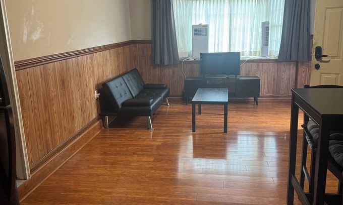 Clinton Apartment | Charming private 1-bedroom apartment in pleasant Clinton with WiFi, AC.
