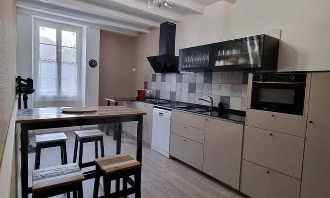 Gauriaguet Villa | Charming residence 30' Bordeaux 15 pers+ with wellness area, swimming pool, massages and spa