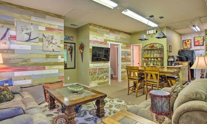Rowlett Cottage | Charming Rowlett Guest Cottage; Walk Downtown