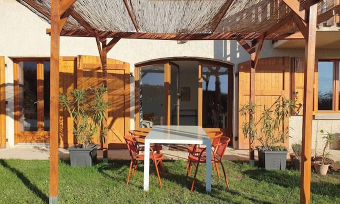 Jarrie Apartment | Charming spacious T3 between countryside and mountains