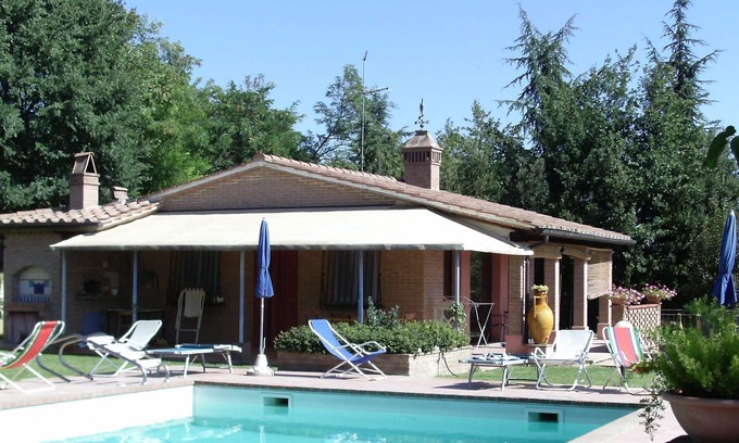 Montagnano House | charming stone cottage is situated in the hills near the village of Montagnano.