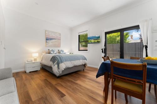 Bathurst Apartment | Charming Studio for Two in the Heart of Bathurst