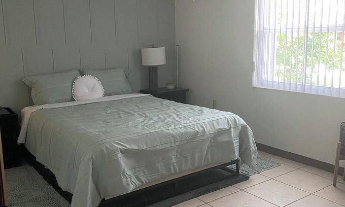 Cocoa Apartment | Charming studio in lovely Cocoa with AC