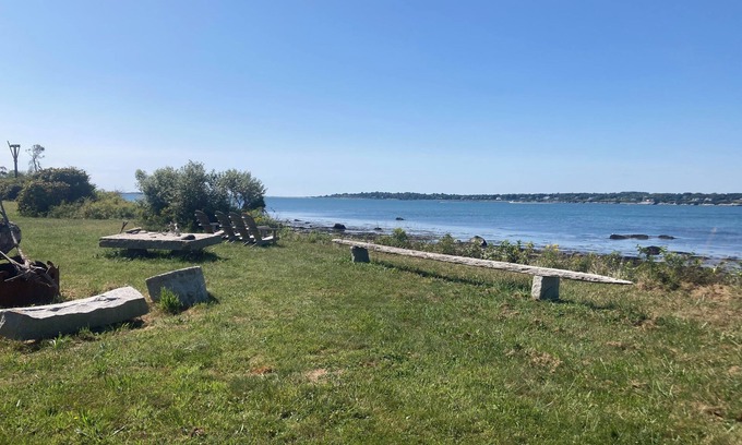 Little Compton Cottage | Charming studio cottage with bucolic farm views, private waterfront 🏝️🐄☀️