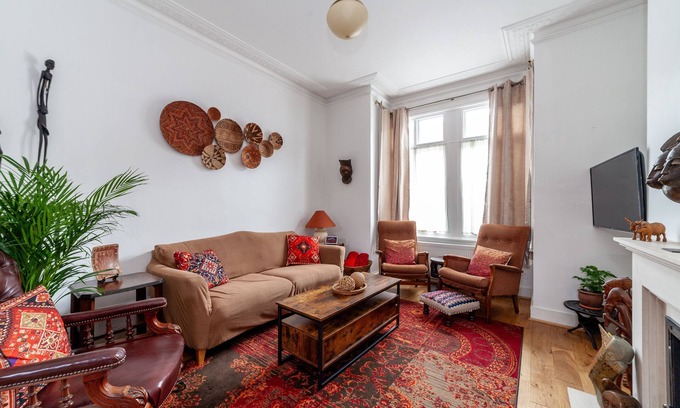 Lewisham House | Charming Terraced 3BR House, 5 min Hither Green Stnn